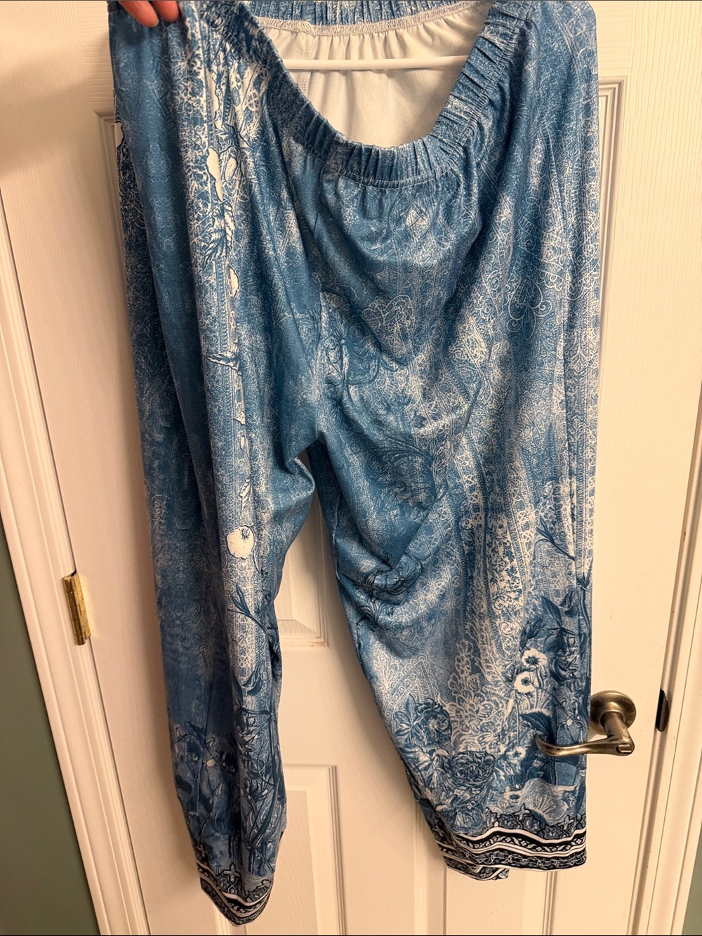 Blue Floral Print Elastic Waist Capri Wide Legged Pants